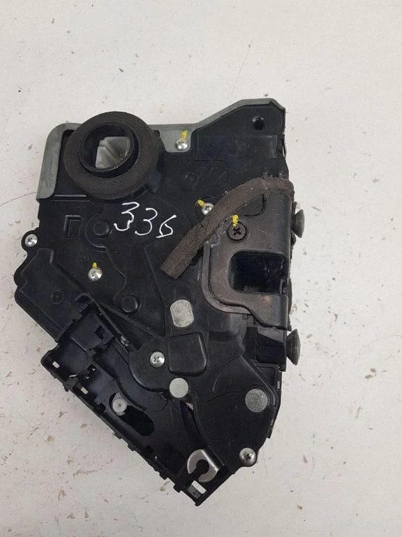 Esiukse lukk – Lexus GS 300 350 430 450H (2005-2012)