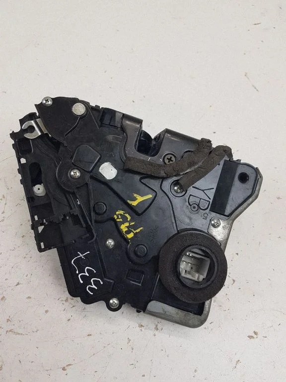 Esiukse lukk – Lexus GS 300 350 430 450H (2005-2012)