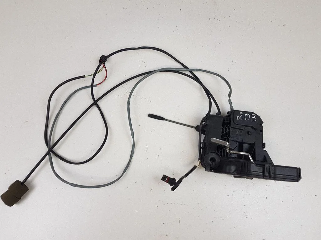 Front door lock 2037200635