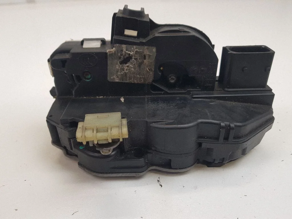 Front door lock 3023803F