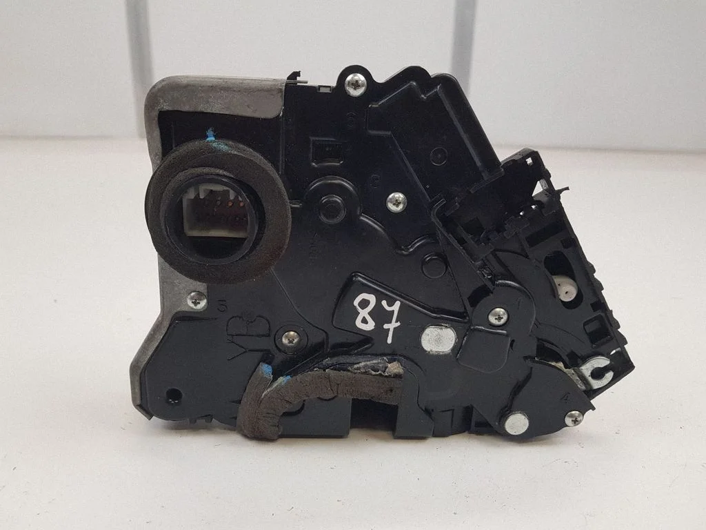 Esiukse lukk – Lexus GS 300 350 430 450H (2005-2012)
