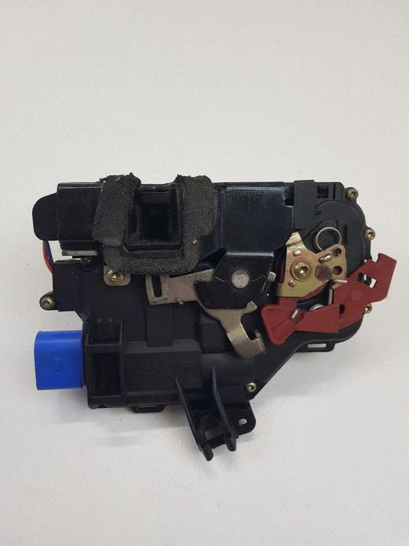 Front door lock 4E2837015