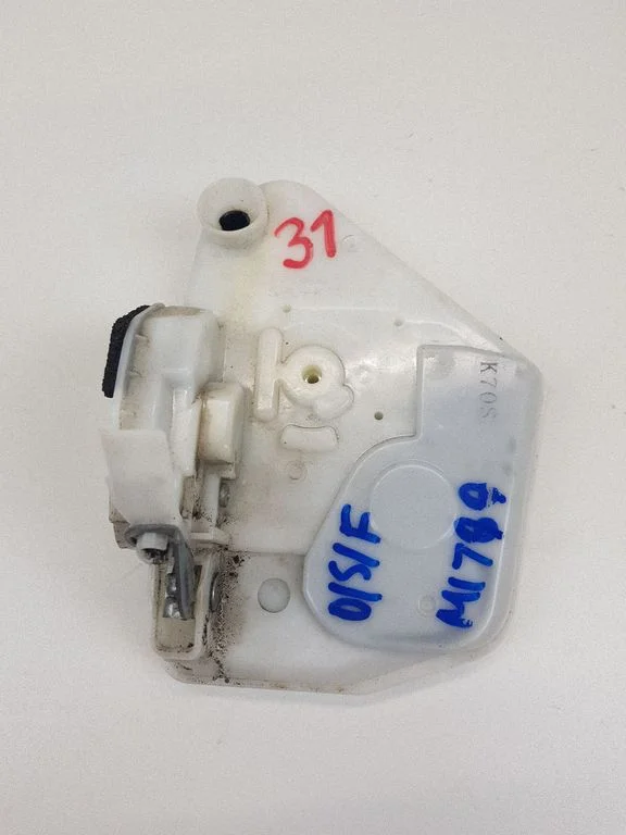 Front door lock J22F82R1