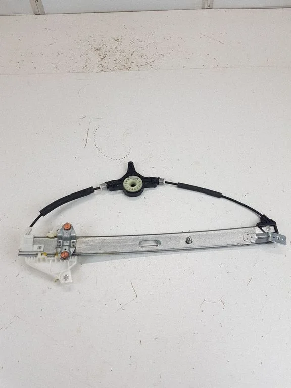 Front window lifting mechanism without motor – front right