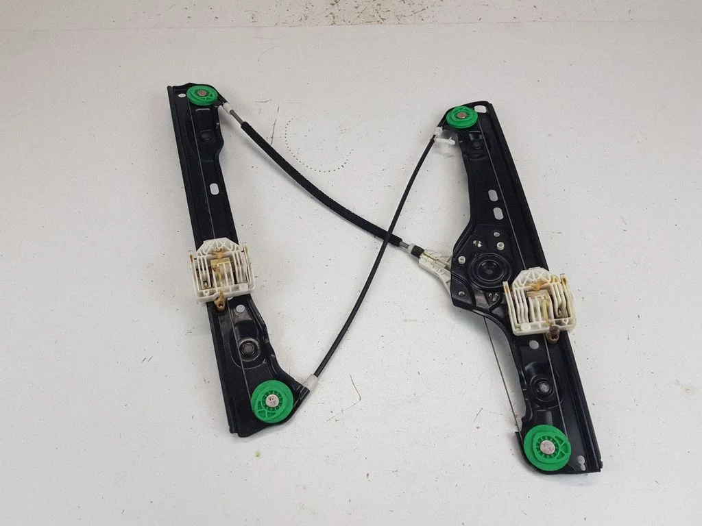 Front window lifting mechanism without motor 7140588E