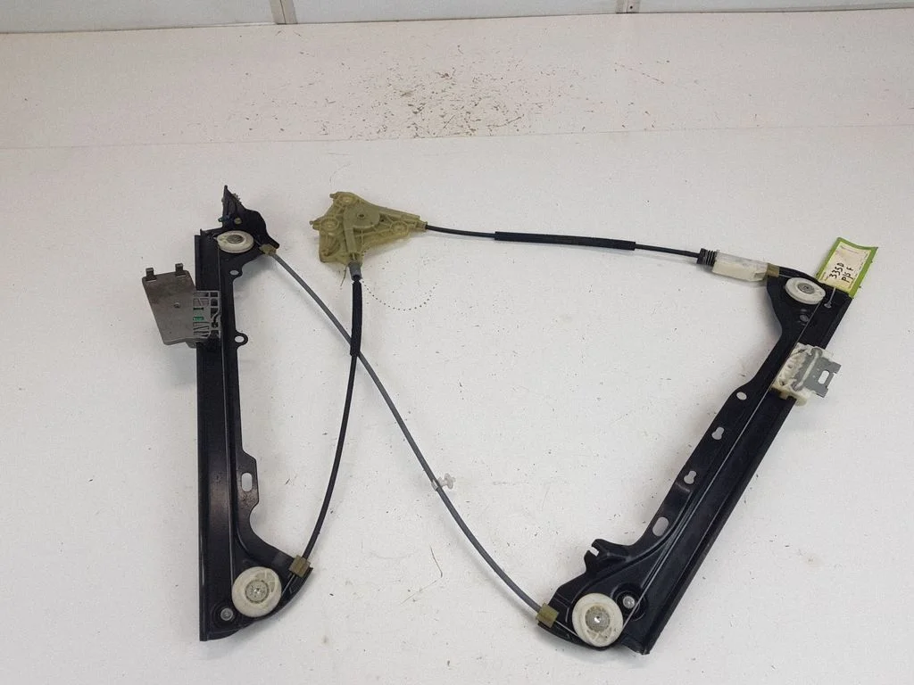 Front window lifting mechanism without motor 7119207