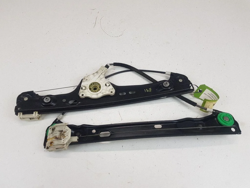 Front window lifting mechanism without motor 7060266S