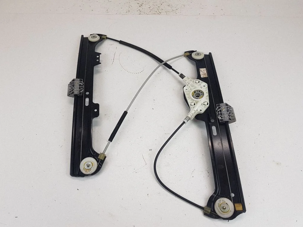 Front window lifting mechanism without motor – BMW 5 Series E60 E61 (2004-2010)