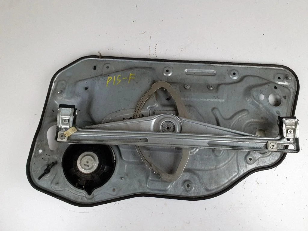 Esiukse aknatõstuk ilma mootorita – Volvo S40 (2008-2012)