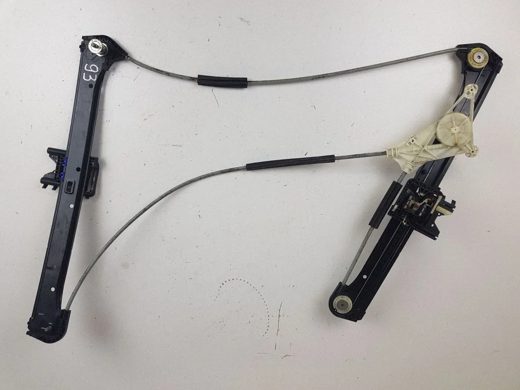 Front window lifting mechanism without motor – Audi A3 S3 8V (2013-2019)