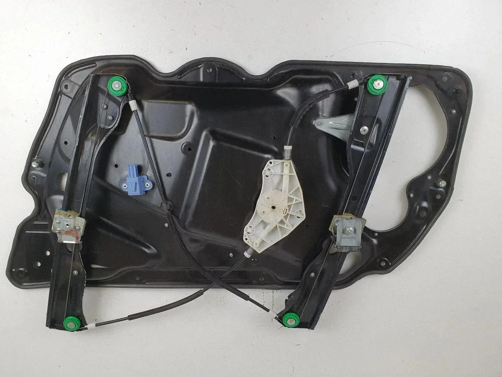 Front window lifting mechanism without motor 1K0955577A