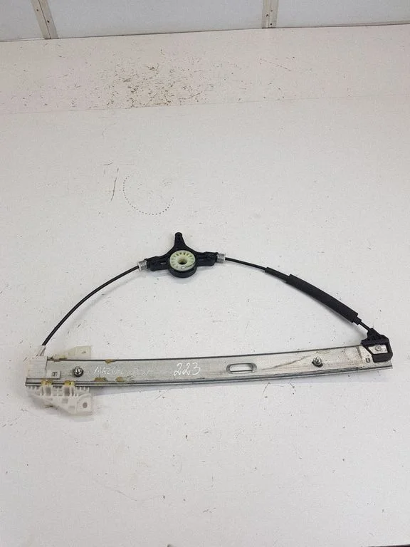 Front window lifting mechanism without motor – right
