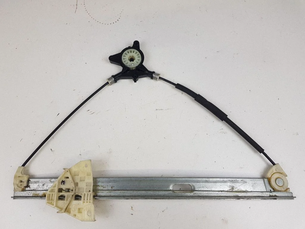 Front window lifting mechanism without motor – left