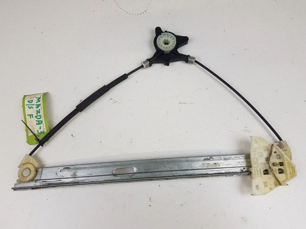 Front window lifting mechanism without motor – right