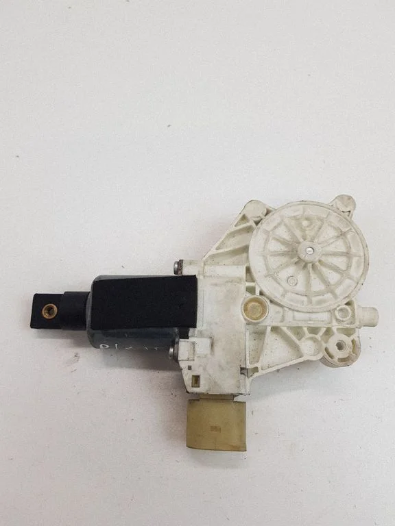 Front door window regulator motor 0130822402