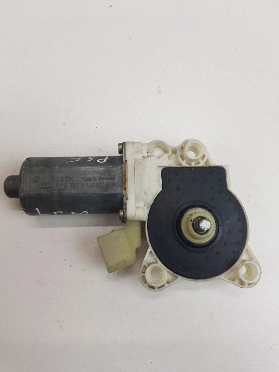 Front door window regulator motor A2118202942