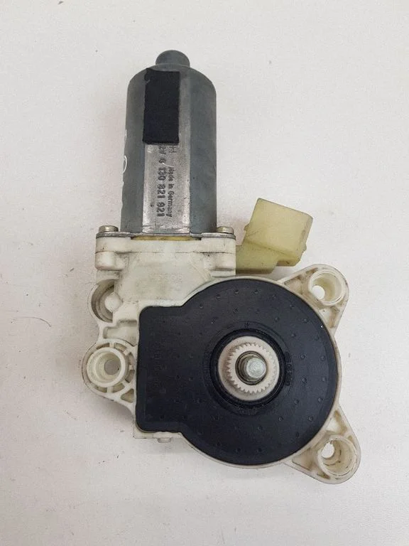Front door window regulator motor A2308201042
