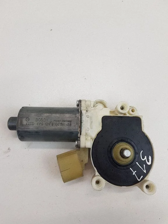 Front door window regulator motor – BMW 5 Series E60 E61 (2004-2010)