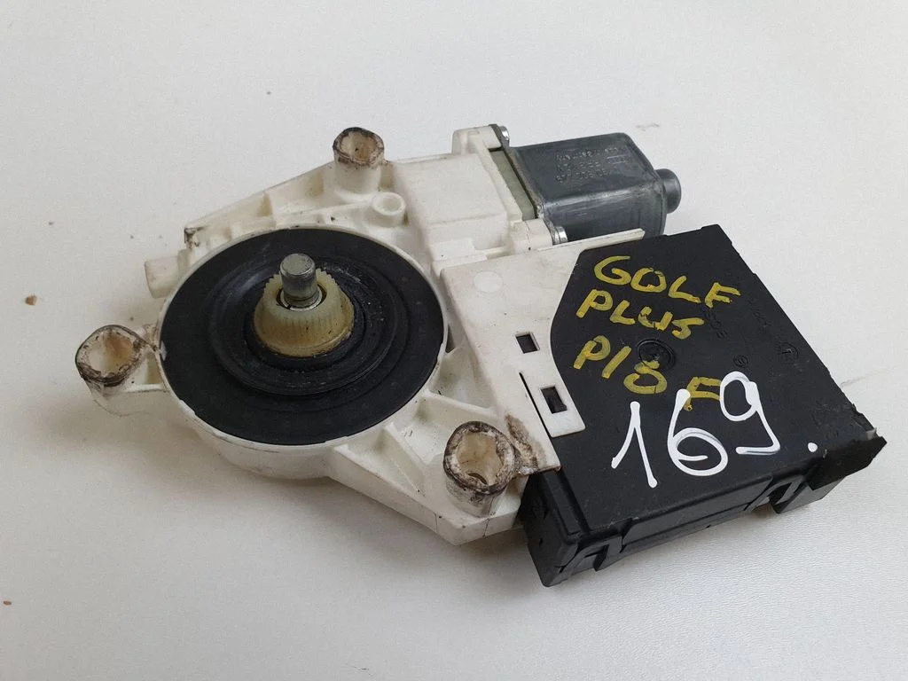 Front door window regulator motor – Volkswagen Golf Plus (2005-2013)