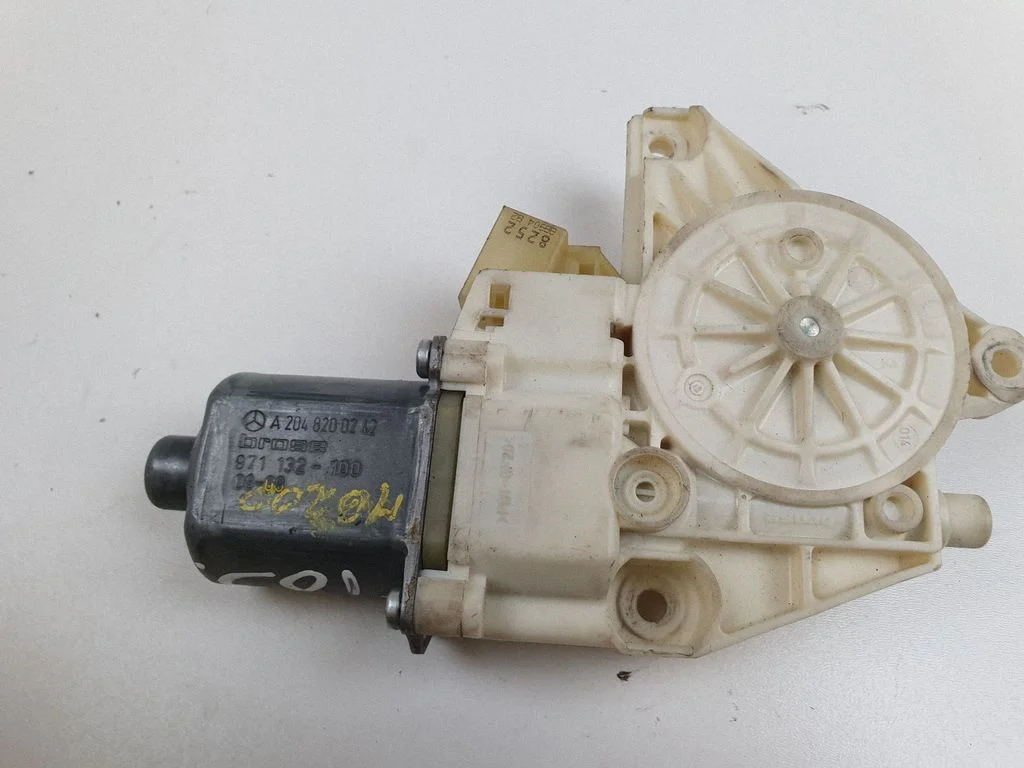 Priekšējā loga pacēlāja motoriņš 0130822440