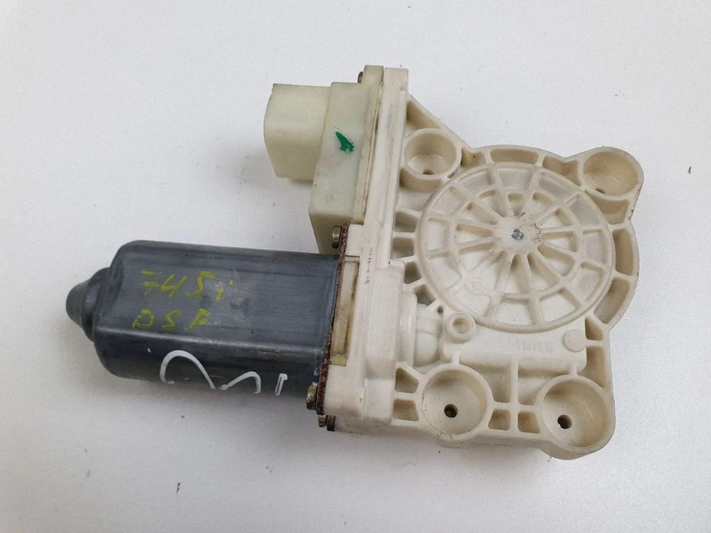 Esiukse aknatõstuki mootor 67628382 – BMW 7-seeria E65 E66 (2001-2008)