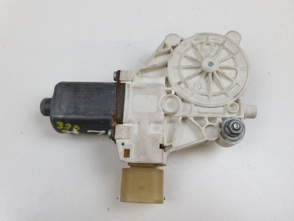 Front door window regulator motor – BMW 3 Series E90 E91 (2005-2012)