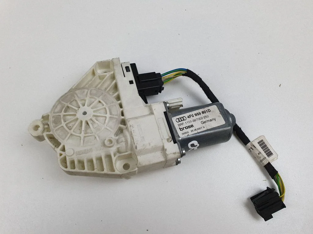 Front door window regulator motor 4F0971687