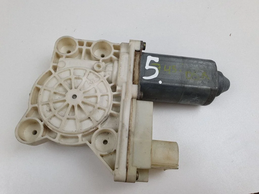 Esiukse aknatõstuki mootor 67628382 – BMW 7-seeria E65 E66 (2001-2008)