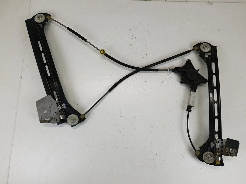 Front door window regulator with motor A2077200246
