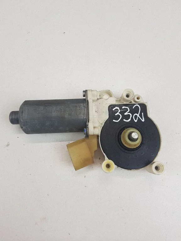 Priekšējā loga pacēlāja motoriņš 6967261