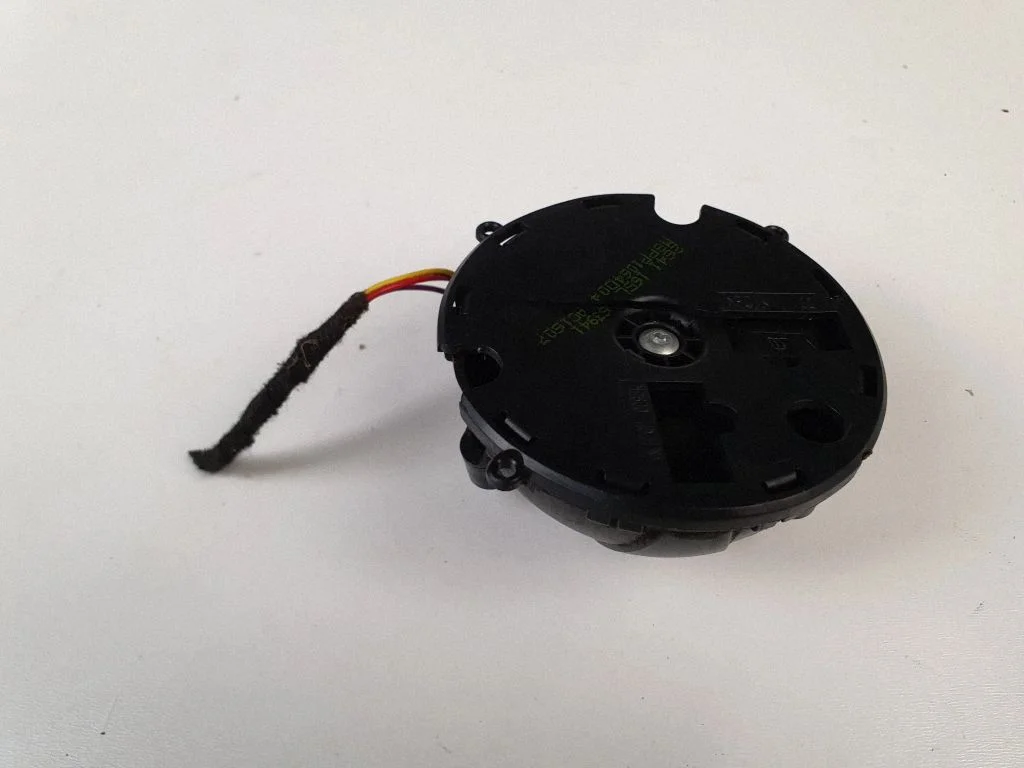 Front door wing mirror part – front left