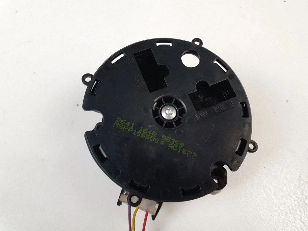 Front door wing mirror part – front right