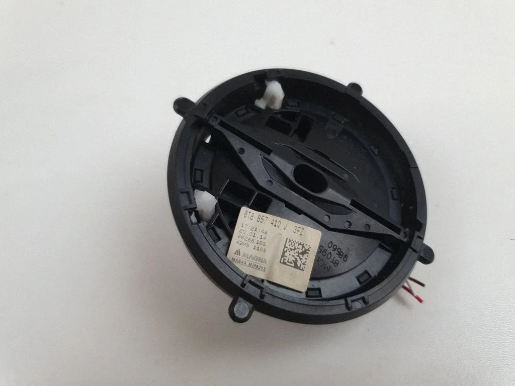 Front door wing mirror part 8T8857410J
