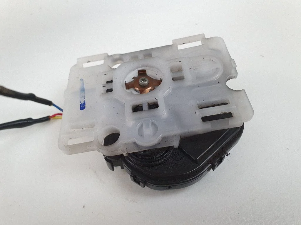 Front door wing mirror part – right