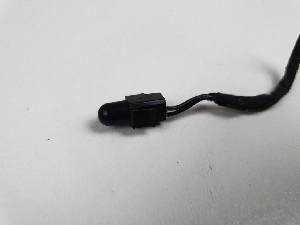 Front door wing mirror part – left