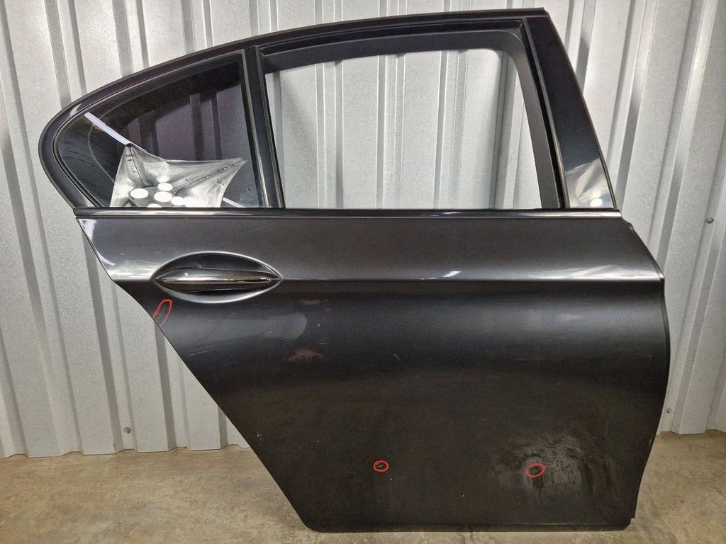 Rear door – rear right