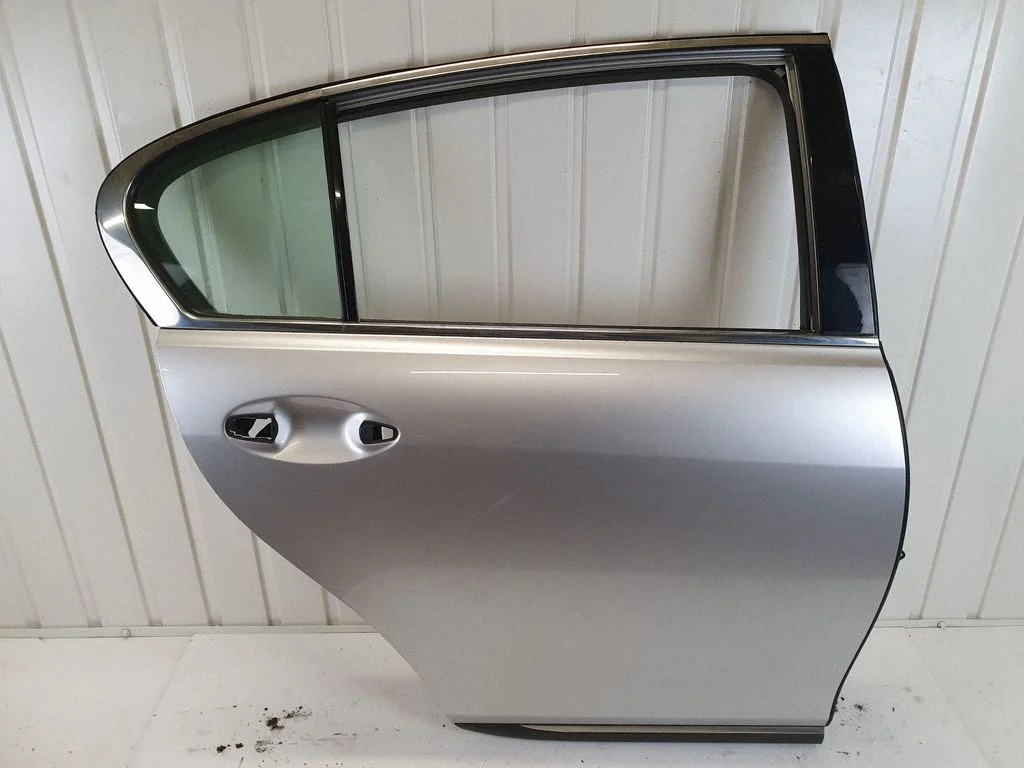 Rear door