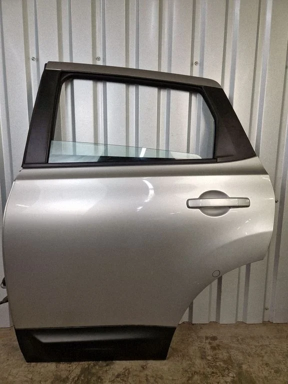 Rear door