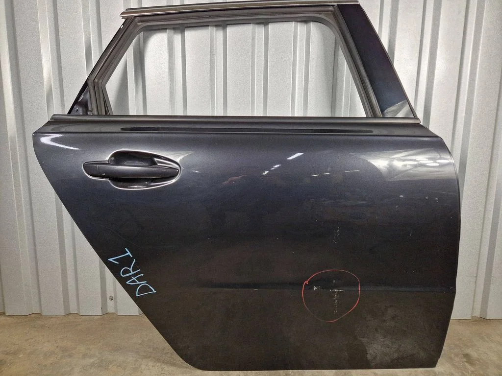 Rear door – rear right