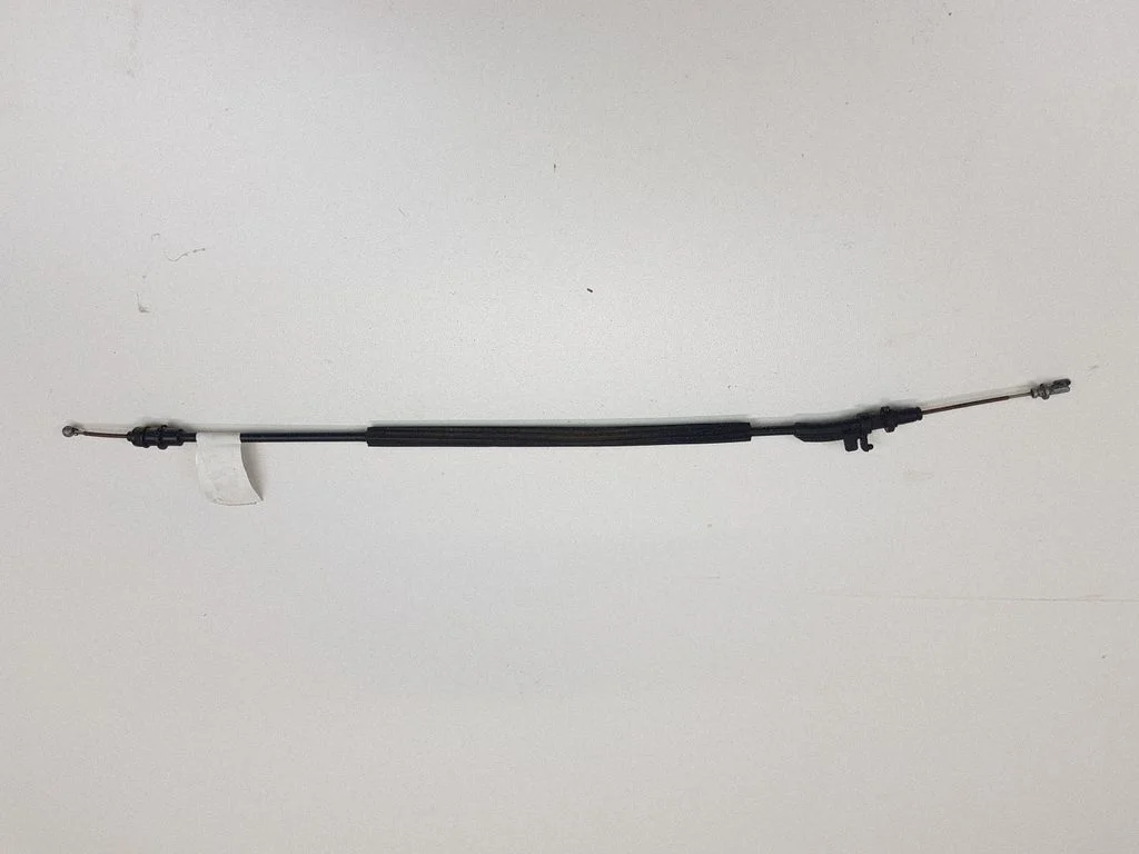 Rear door cable line – right