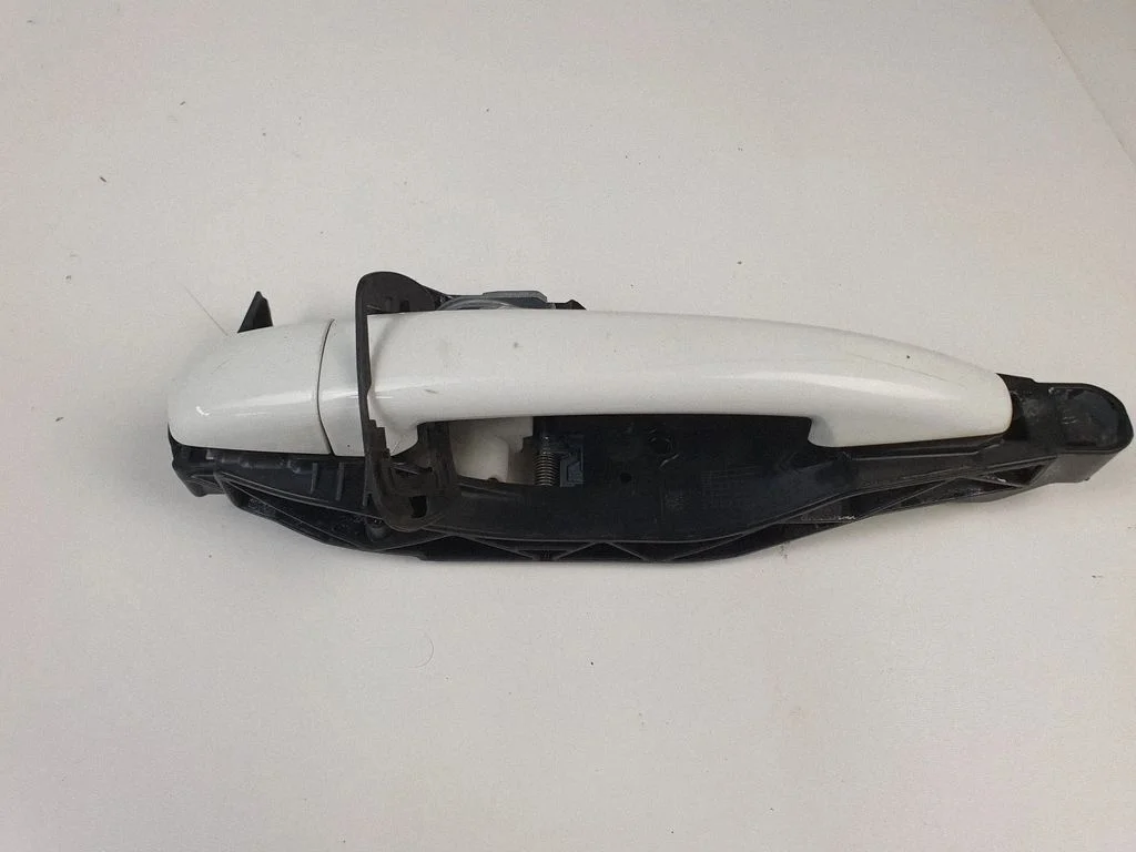 Rear door exterior handle – rear right
