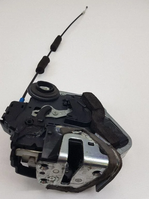 Rear door lock – Lexus GS 300 350 430 450H (2005-2012)