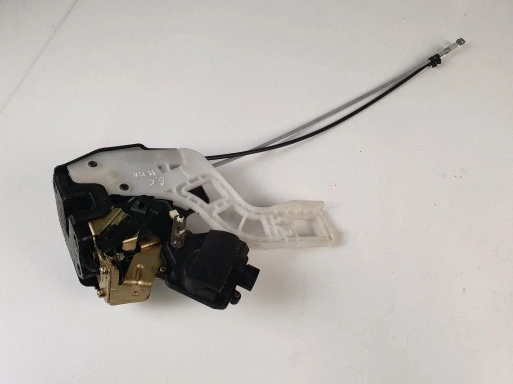 Rear door lock – rear left