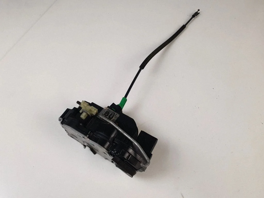 Rear door lock 13503787