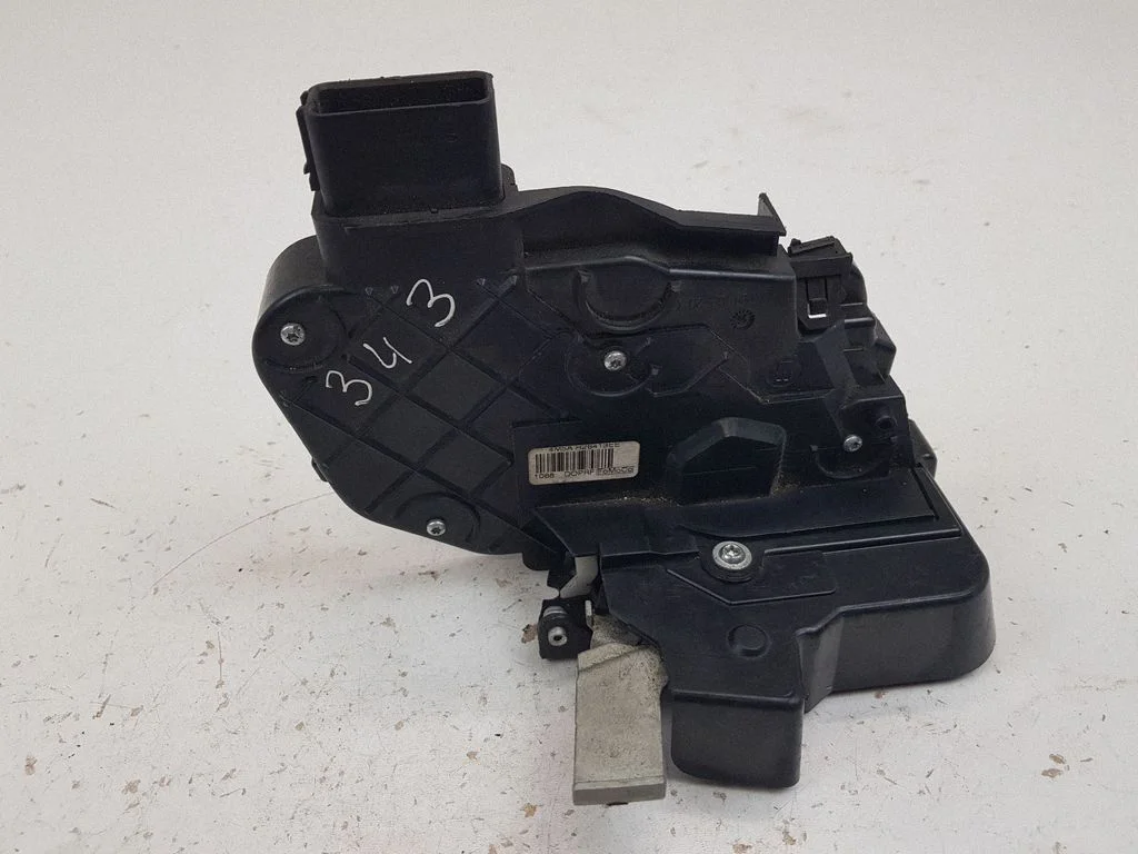 Rear door lock 4M5AR26413EE