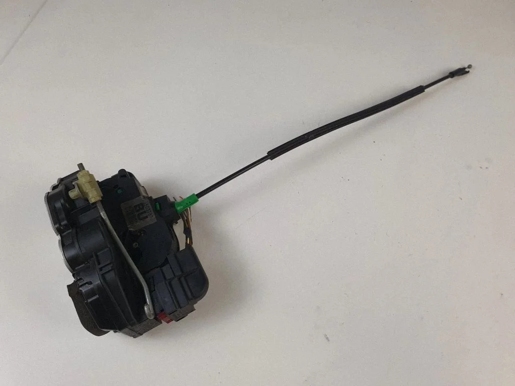 Rear door lock 13503787