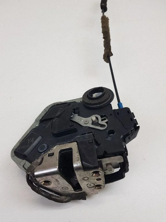 Rear door lock – rear left