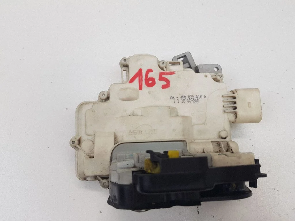 Rear door lock 4F0839016A