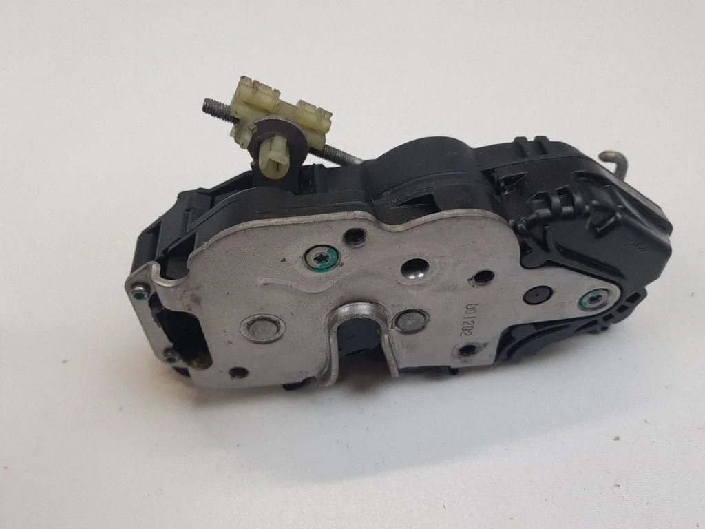 Rear door lock 3023803F