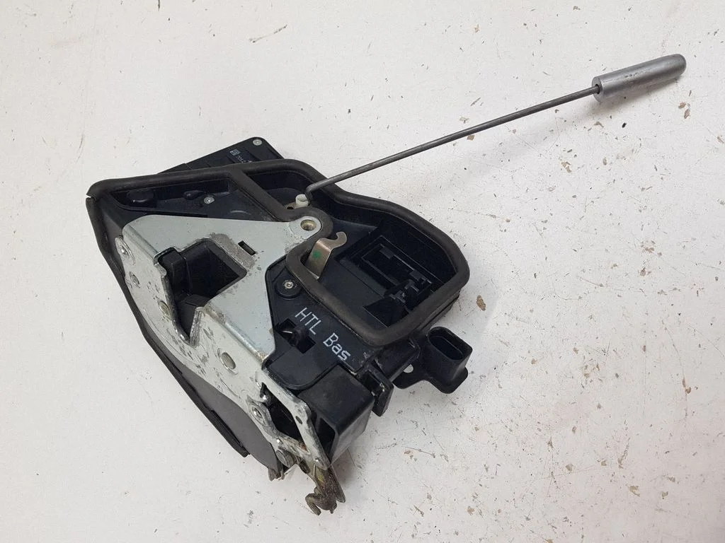 Rear door lock 7012145